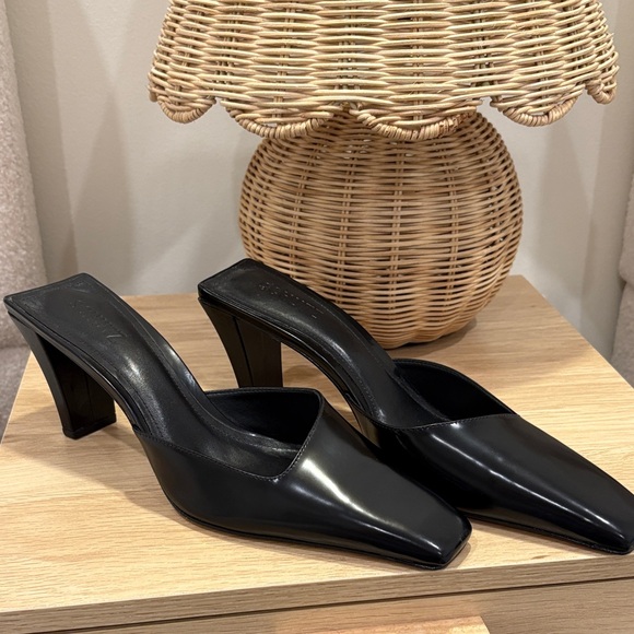SCHUTZ Shoes - SCHUTZ size 9.5 new leather heel mules Rosie